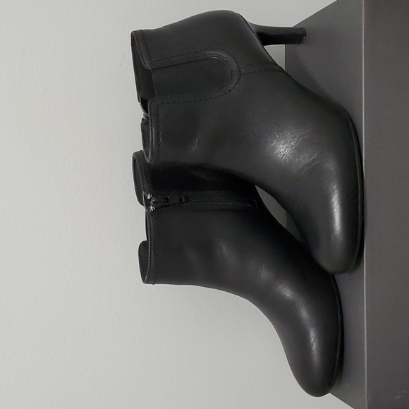 Ankle Boots - Picture 1 of 4